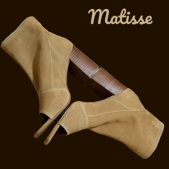 Matisse Lyon Open Toe Bootie Natural Suede - Picture 5 of 9